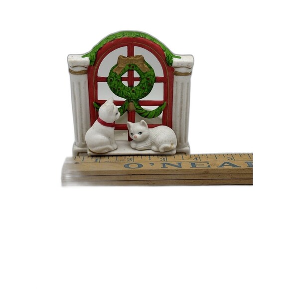 Vintage Waiting for Santa porcelain kittens Votive Candle Holder Wreath - Picture 5 of 12